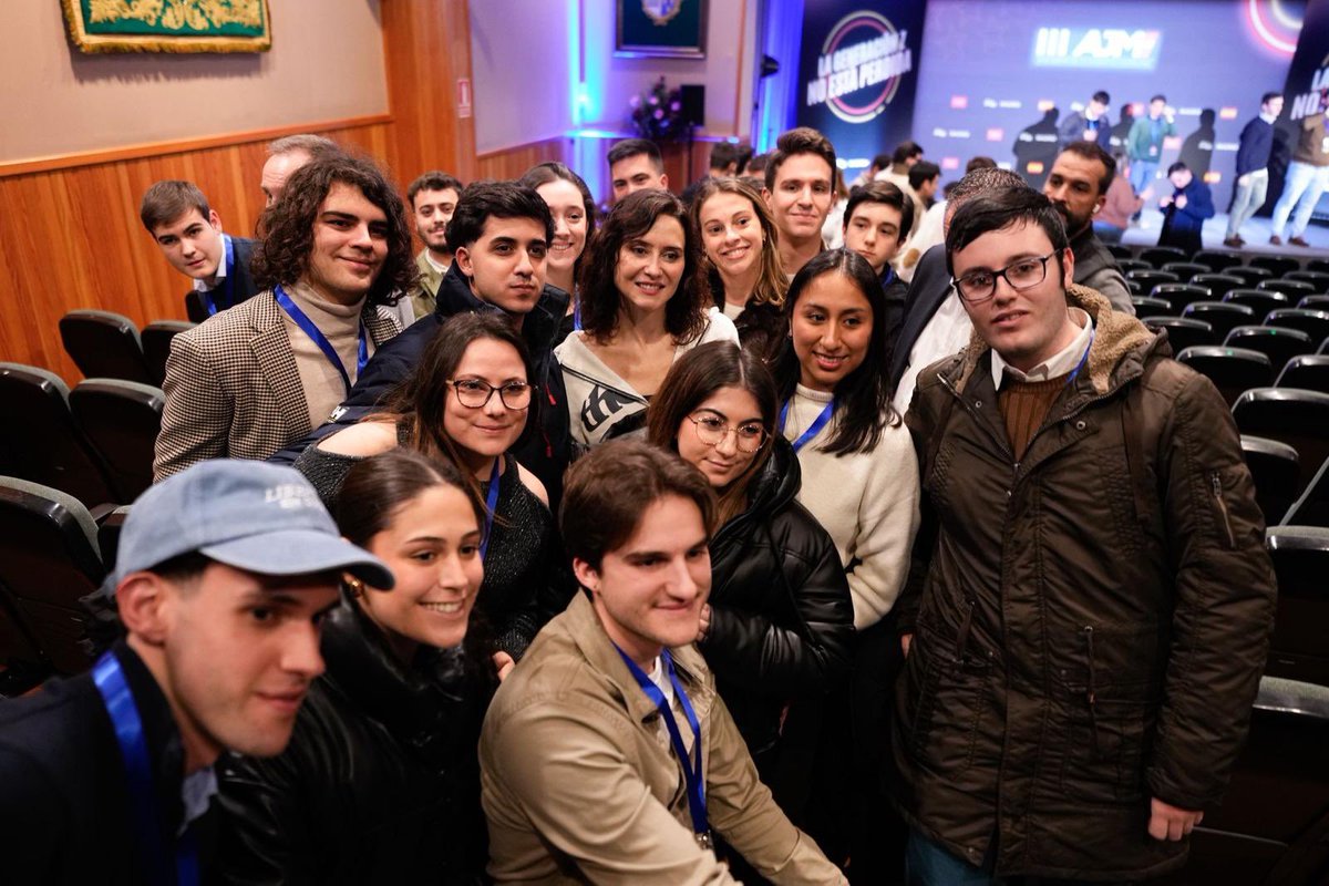 IdiazAyuso's tweet image. España tiene una juventud con ganas de salir a conquistar metas, a trabajar duro, a ser responsables y dueños de su futuro.

Fuera del PSOE state hay un gran mundo de posibilidades: es la libertad. 

Enhorabuena @nnggmadrid. #IIIAcademiaJuventudMadrileña