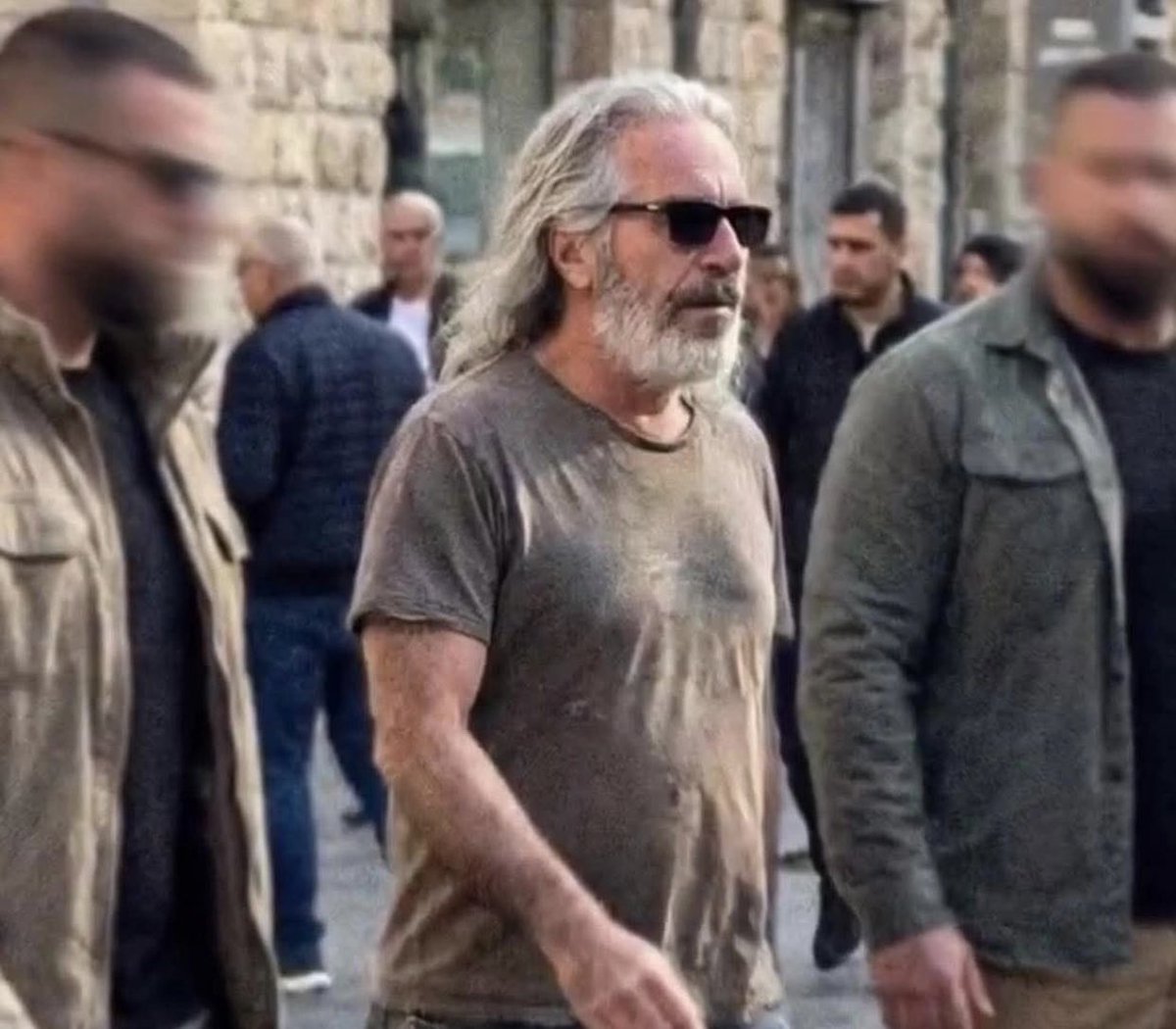 alexiafontana's tweet image. 𝑹𝑰𝑪𝑶𝑹𝑫𝑨𝑻𝑬𝑽𝑰:
𝑰𝑳 𝑫𝑰𝑨𝑽𝑶𝑳𝑶 𝑵𝑶𝑵 𝑮𝑰𝑶𝑪𝑨 𝑴𝑨𝑰 𝑫𝑨 𝑺𝑶𝑳𝑶.

Sarò “complottista”, ma credo che Jeffrey #Epstein sia fuggito dal carcere quel 10 agosto 2019 grazie ad un accordo tra #Mossad e #FBI. 
Ritengo che un uomo con quel patrimonio, quella…