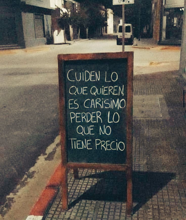 Domingo de cartelitos...