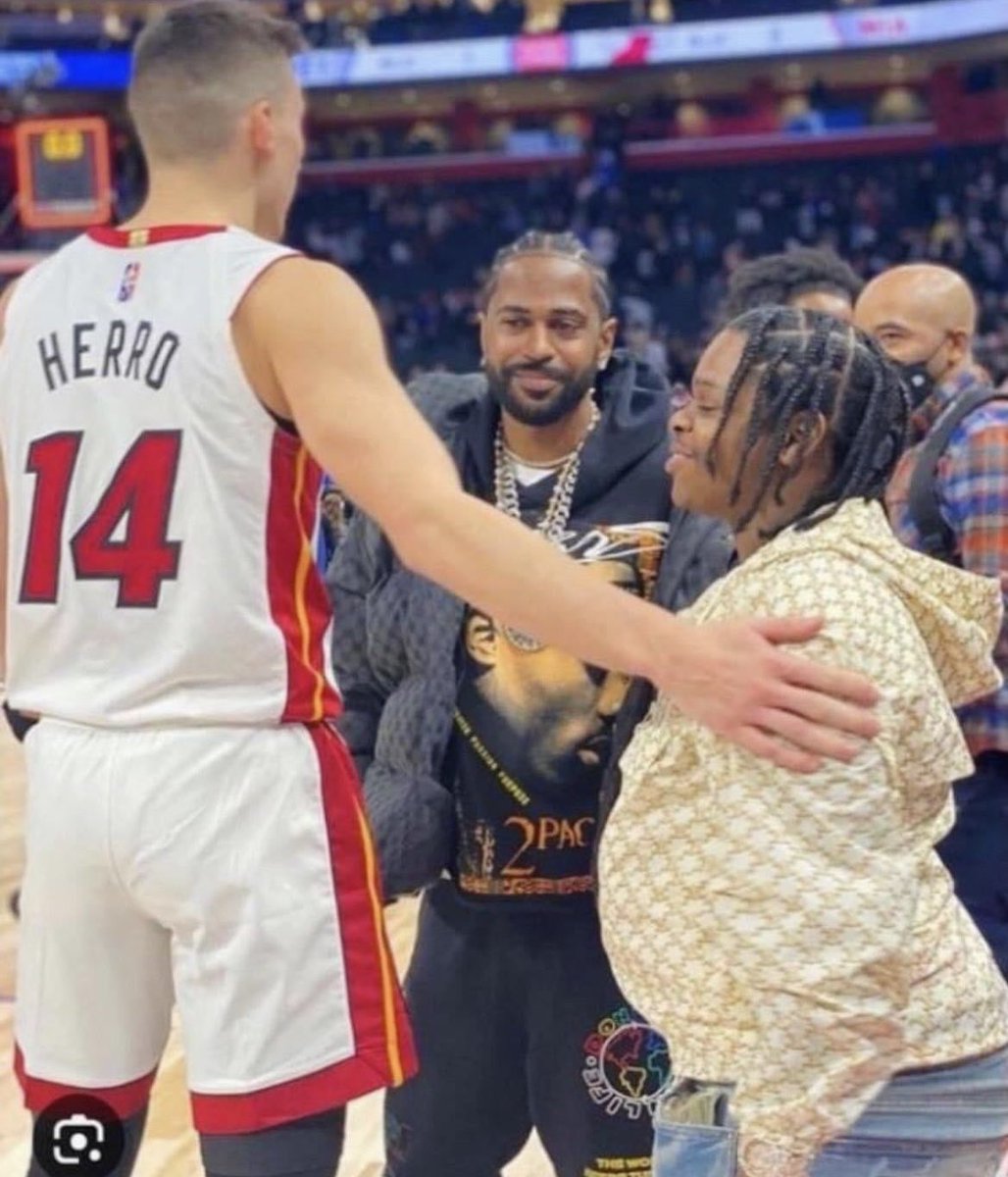 ReddCinema's tweet image. They were feeding 42 Dugg real good back then