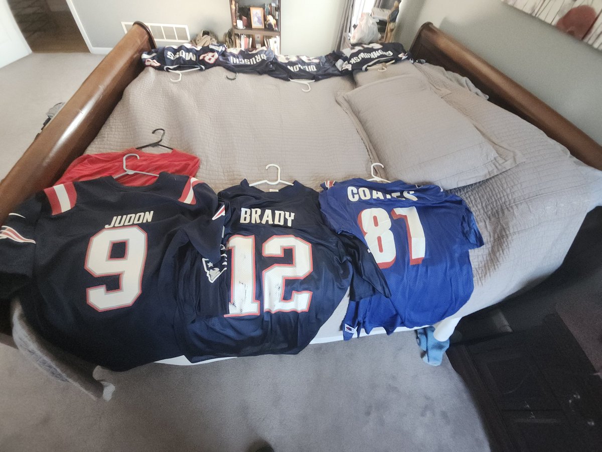 rawpwr99fatboy's tweet photo. I wasn't kidding @coreydillon_28
Watched a lot of excellent football/ football players.
@man_dammn
@TomBrady
@RobGronkowski @RandyMoss
#TedyBruschi
#BenCoates https://t.co/ngXHRE8RTD