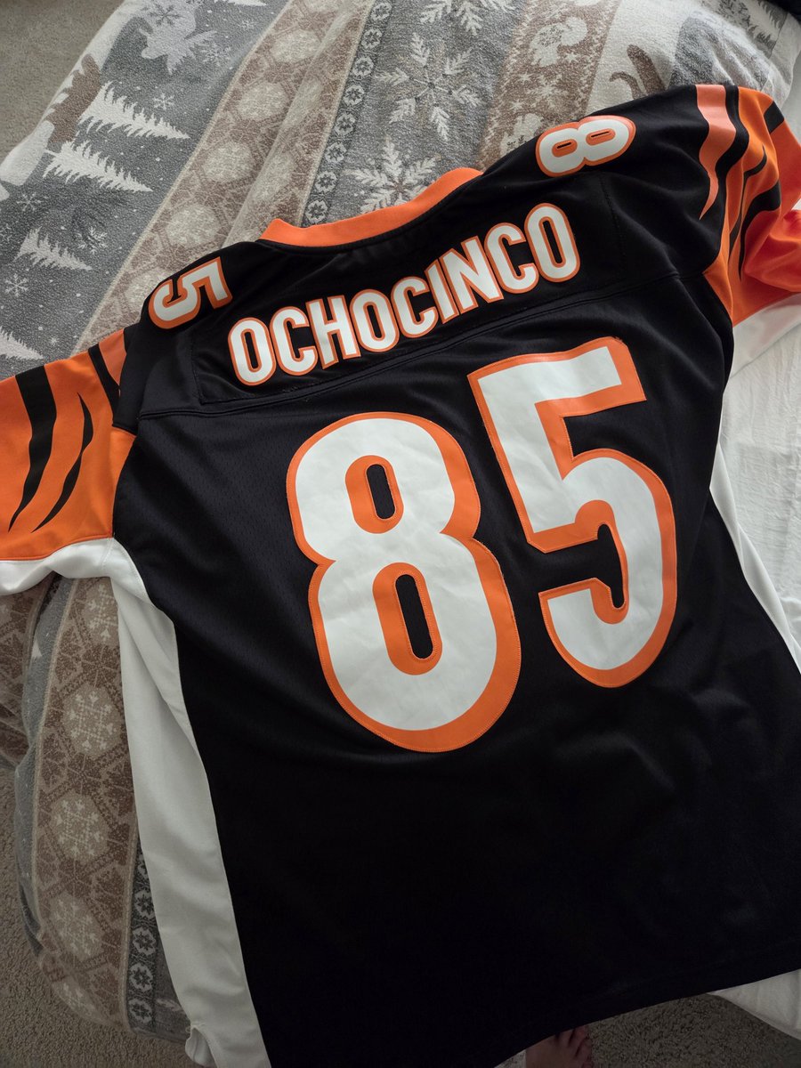 Big_ChrisR's tweet photo. Representing @ochocinco at the Watch Party today! 8️⃣5️⃣ https://t.co/tUVIzboSN9
