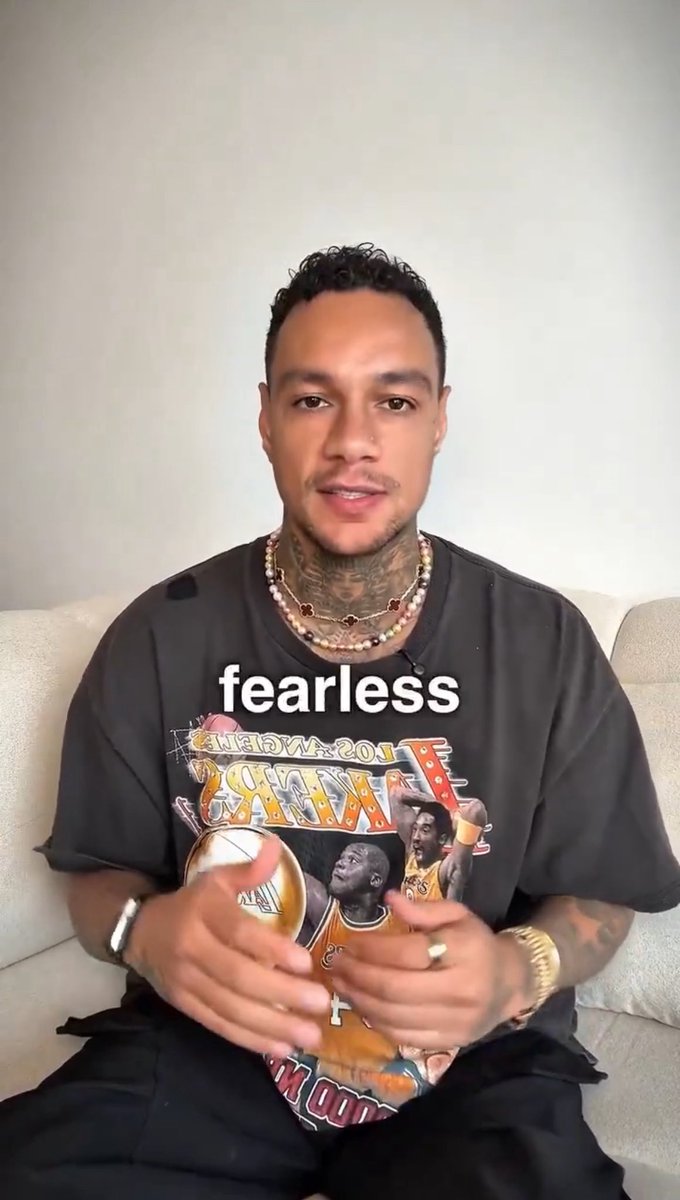 💔😔 𝗟𝗘𝗦 𝗧𝗘́𝗠𝗢𝗜𝗚𝗡𝗔𝗚𝗘𝗦 𝗙𝗢𝗥𝗧𝗦 de Grégory van der Wiel 🇳🇱, ex joueur de football professionnel passé notamment par le PSG.

𝗔𝗦𝗦𝗘𝗭 𝗕𝗢𝗨𝗟𝗘𝗩𝗘𝗥𝗦𝗔𝗡𝗧 ! 😳

« 𝗟𝗘 𝗙𝗢𝗢𝗧 𝗖’𝗘𝗦𝗧 𝗨𝗡𝗘 𝗣𝗥𝗜𝗦𝗢𝗡 ! ⛓️ […]

𝗝𝗘 𝗡’𝗔𝗜 𝗣𝗔𝗦 𝗣𝗥𝗢𝗙𝗜𝗧𝗘𝗥