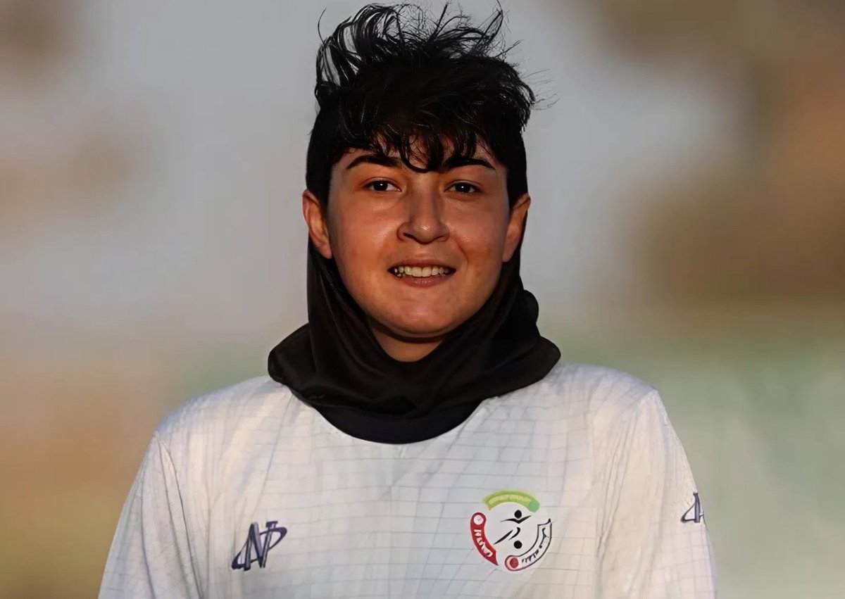 L O G Λ Я tweet media