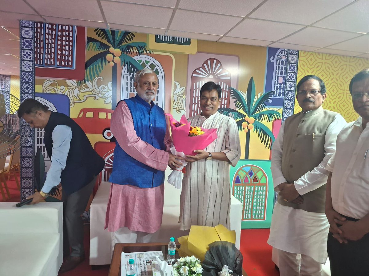 DamuNaik's tweet image. Pleased to attend the Goa Book Festival 2026, organised by the National Book Trust in Panaji, in the presence of distinguished dignitaries.
A vibrant platform promoting a culture of reading and intellectual exchange.