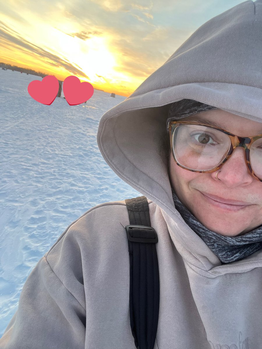 Justabowiegirl tweet media