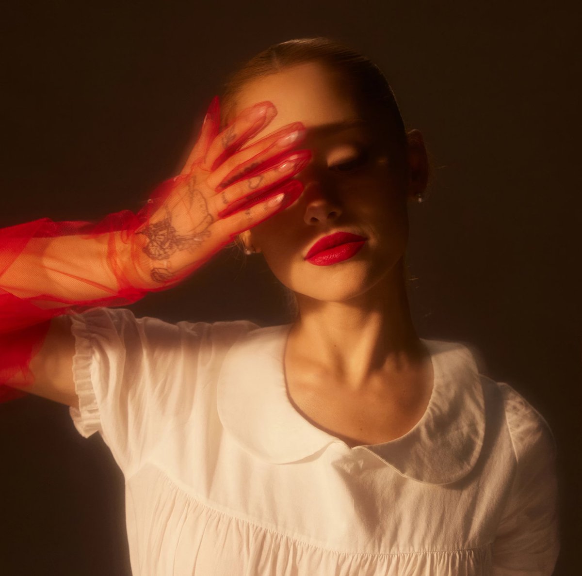 ArianaToday's tweet image. ‘eternal sunshine’ has now spent 100 weeks charting on the billboard 200 ☼ ⋆｡˚⋆ฺ 𖦹  it becomes ariana grande’s fourth album to achieve this feat.