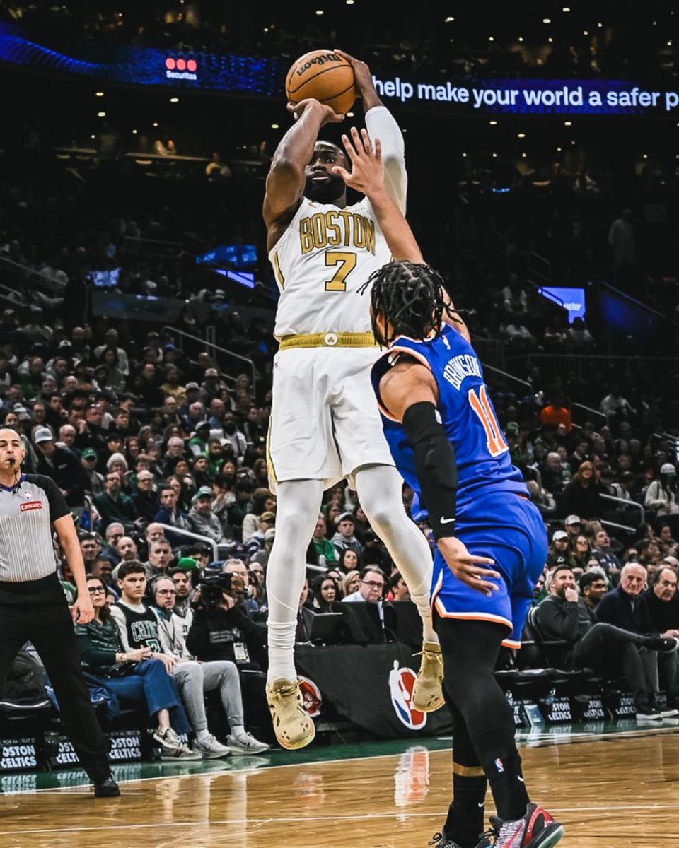 celtics banner uniforms