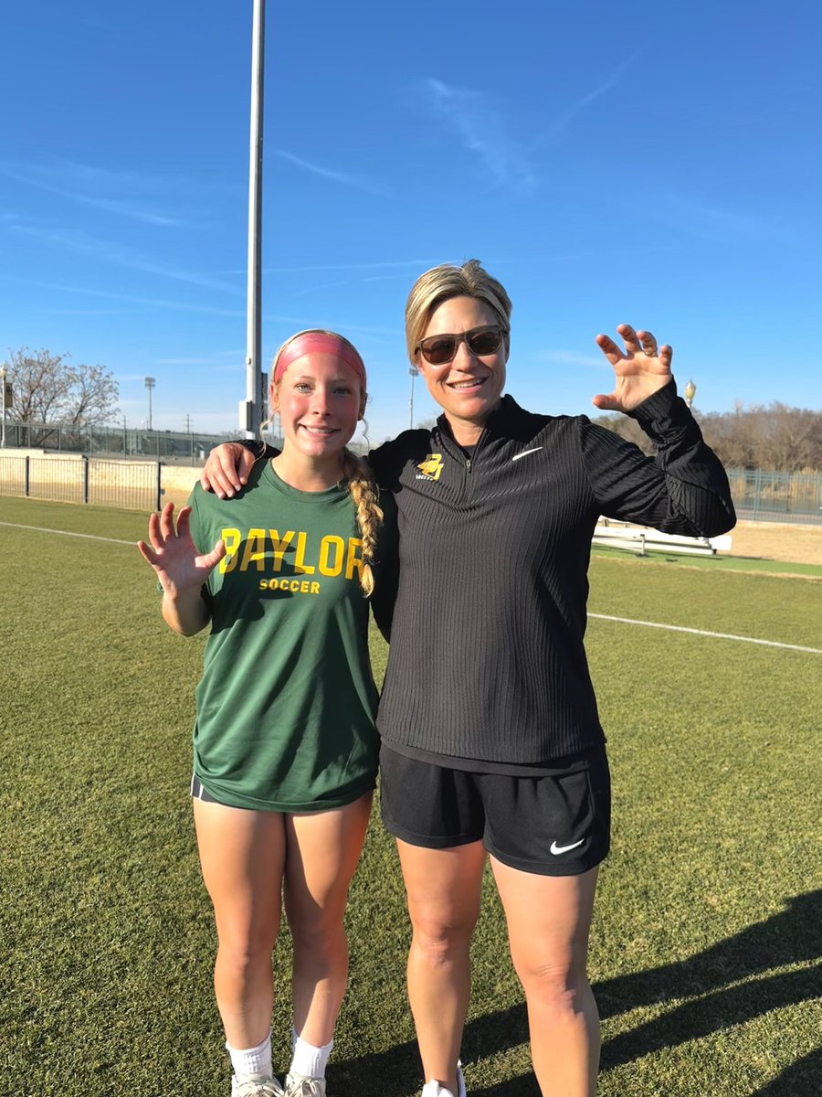ReaganMecke's tweet photo. Thank you @BaylorFutbol and @MichelleLenard1 for a great camp! https://t.co/Pzw5HHrto0