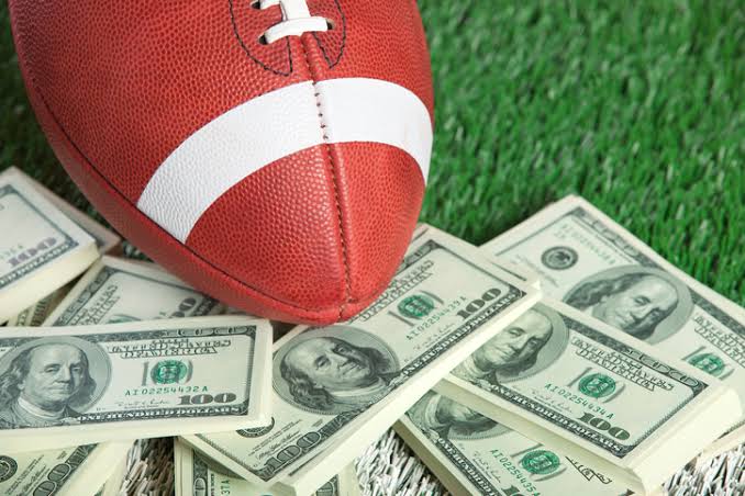 Mike___Hunts's tweet photo. 💵After a RECORD-BREAKING 🏈 #NFL season, OWL/Gaming facilities are offering 10% BONUS (30k cap) for ALL WINS - Offer also valid with OWL/Gaming App (login per tier) 💵

ALL BETTING LINES OPENING NOW !! OPT-IN BEFORE 5PM EST FOR 15% INITIAL BONUS BET SPECIAL 🏈

ENJOY THE BOWL!😎 https://t.co/nGLpogkBc7