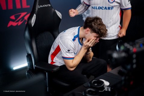 bbySharKK tweet media