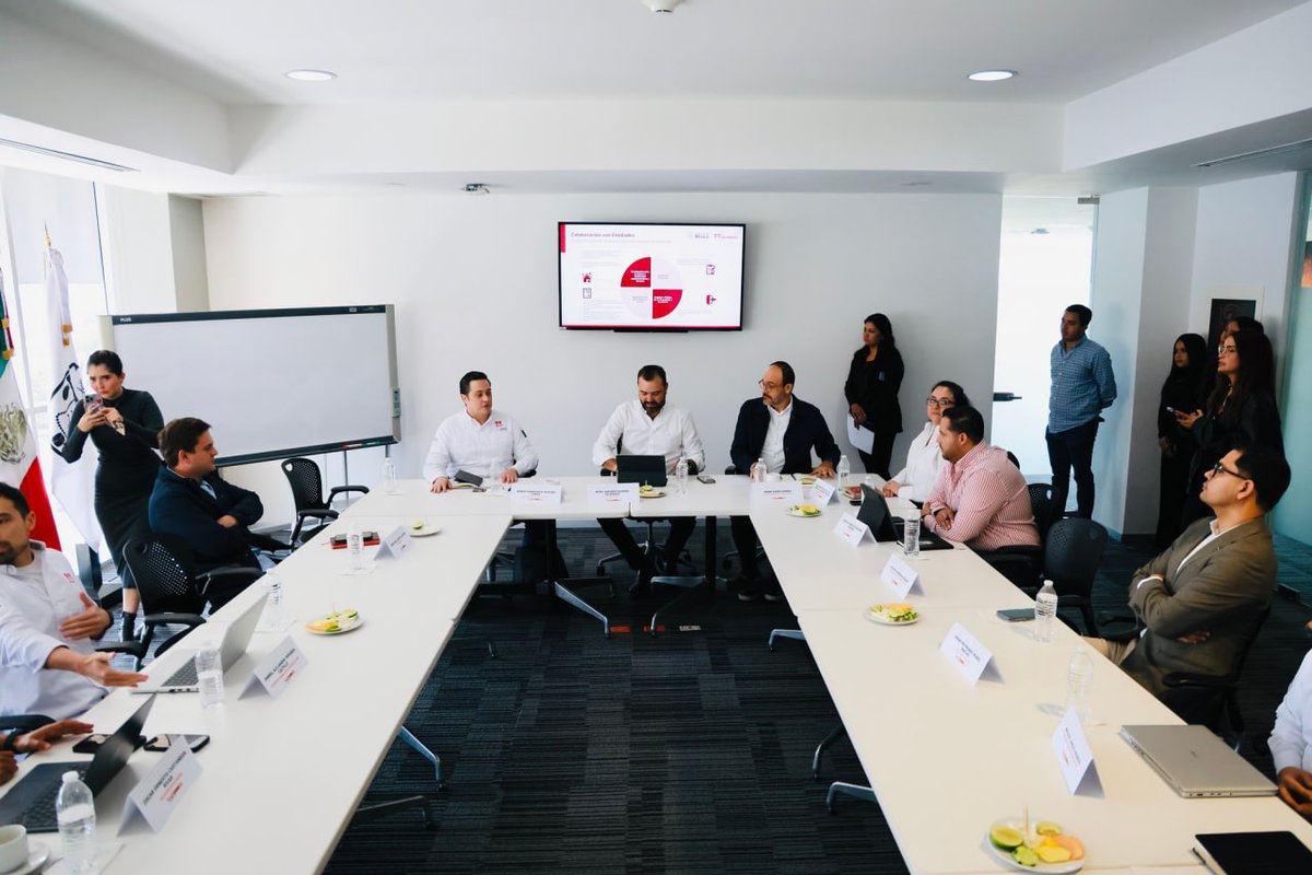 Tuvimos una reunión muy importante con Darío Franco, del <a href="/Infonavit/">Infonavit</a>, para dar seguimiento a nuestro Plan Municipal de Recuperación de Viviendas 🏚 y sumar esfuerzos con el Plan Nacional de Vivienda de la presidenta <a href="/Claudiashein/">Claudia Sheinbaum Pardo</a>. 🏢