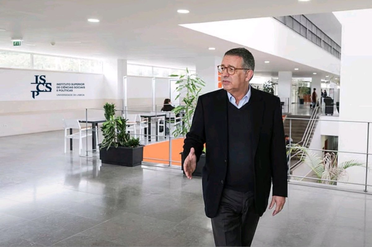O primeiro Presidente da República formado em Relações Internacionais e o primeiro docente do ISCSP. Parabéns, António José Seguro! #OrgulhoISCSPiano