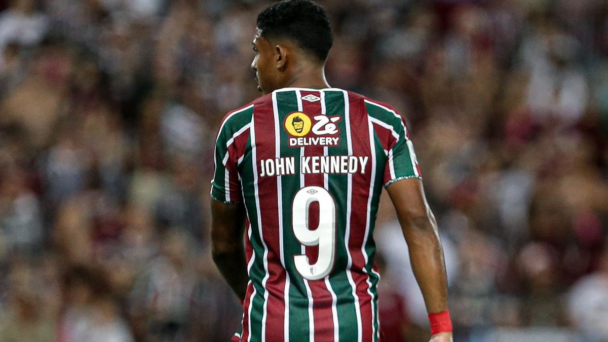 Após a saída de Everaldo, John Kennedy reassume a camisa 9 do Fluminense. 

Foto: Lucas Merçon