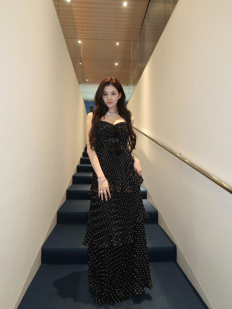 pholicity's tweet image. MY PRETTY RICH GIRLFRIEND