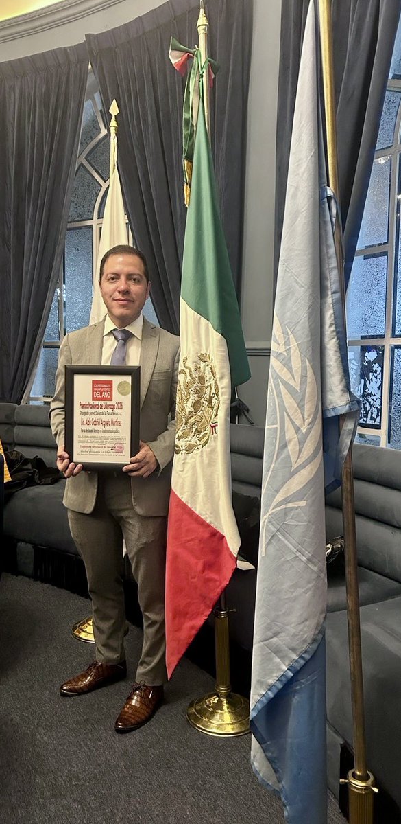 Éxito que no se comparte, se agota. El que se pone al servicio de los demás, trasciende.