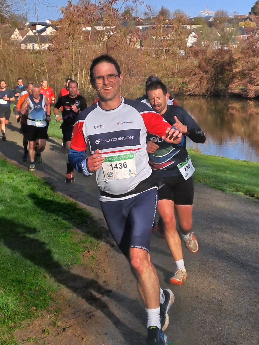 CH_HAUTANJOU's tweet photo. ☀️1ers retours Cross Corpo de ce jour à Hutchinson ☀️
Coorganisé avec le @CH_HAUTANJOU :
👉 organisation au cordeau,
👉 soleil,
👉 bénévoles au top,
👉 coureurs avec la 🍌😄
La recette pour une édition très agréable, sous le signe du sport et de la convivialité.
🙏 https://t.co/oBDvFN0mVn