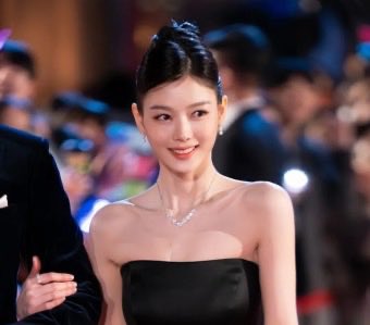 사실 나는 김유정배우를 진짜 조아함..
너무 예쁘고 연기도 너무 잘해..♡ 

<구르미그린달빛>홍라온
<홍천기> 홍천기
<마이데몬>도도희
<친애하는X> 백아진