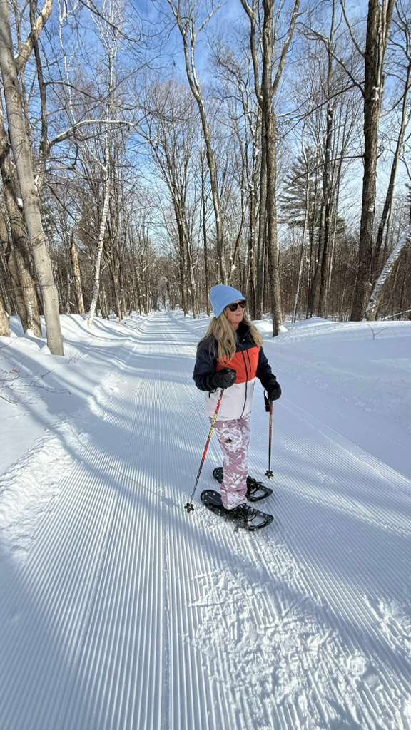 StockleyWriter's tweet photo. It's been a great few weeks for skiing and snowshoeing at Stratton in VT. This has been quite a snowy NewEngland so far #stratton #nordic https://t.co/Pxh4ddt1jD