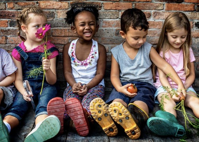 tanosiisupi_bot's tweet image. We arrive in this world from a place where oneness is natural.
Sadly, it fades from our memory over time.

私たちは、一つであることが当り前の世界から、この世にやって来ます。
残念ながら、その事をゆっくり忘れゆくのですが。
#Oneness #合一 #separation #分離
RP @PardueSuzanne