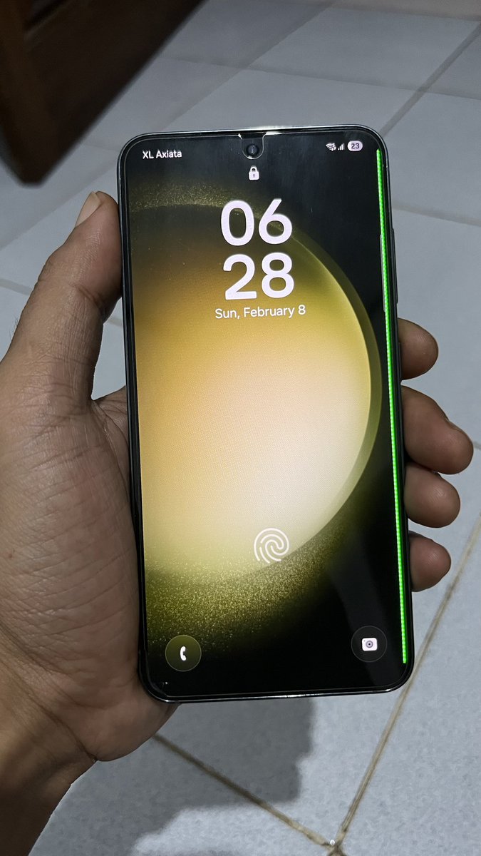 _ifunk's tweet photo. User Samsung Galaxy S ada yang ngalamin light saber/green line gini ga setelah update terbaru?
Lg scroll² tau nongol aja 😭 https://t.co/rF9LnreWRg