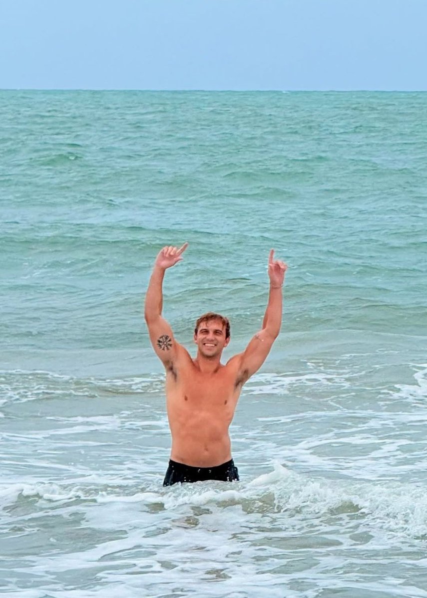 A los Baunisse de viaje damelos siempre ✨💗