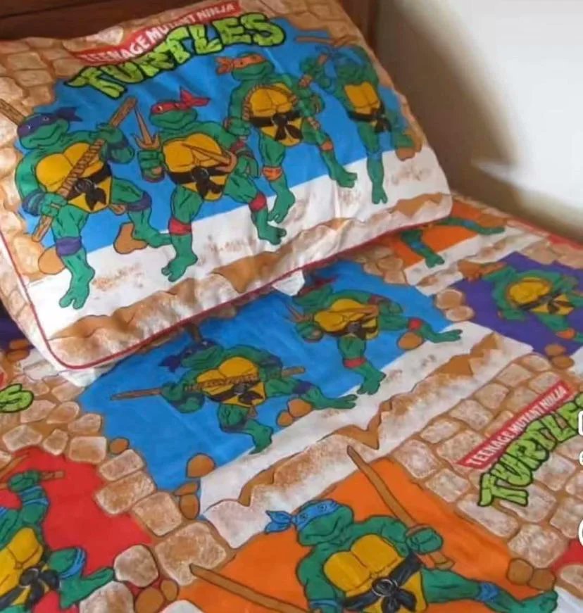 The greatest bedspread of the 90’s.