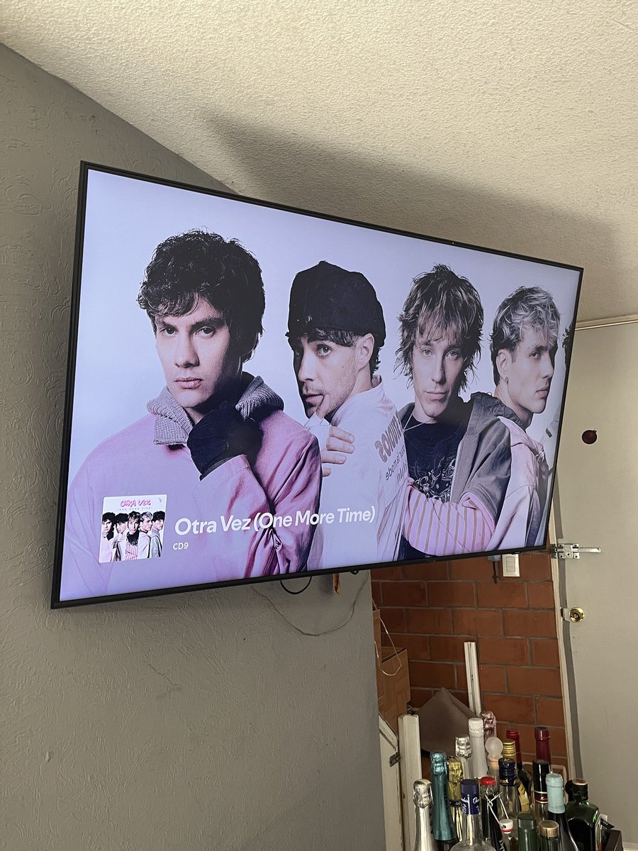 Es mi casa y mi TV, así a que yo decido las veces que pongo “Otra vez” 😌😌 <a href="/CD9/">CD9</a>