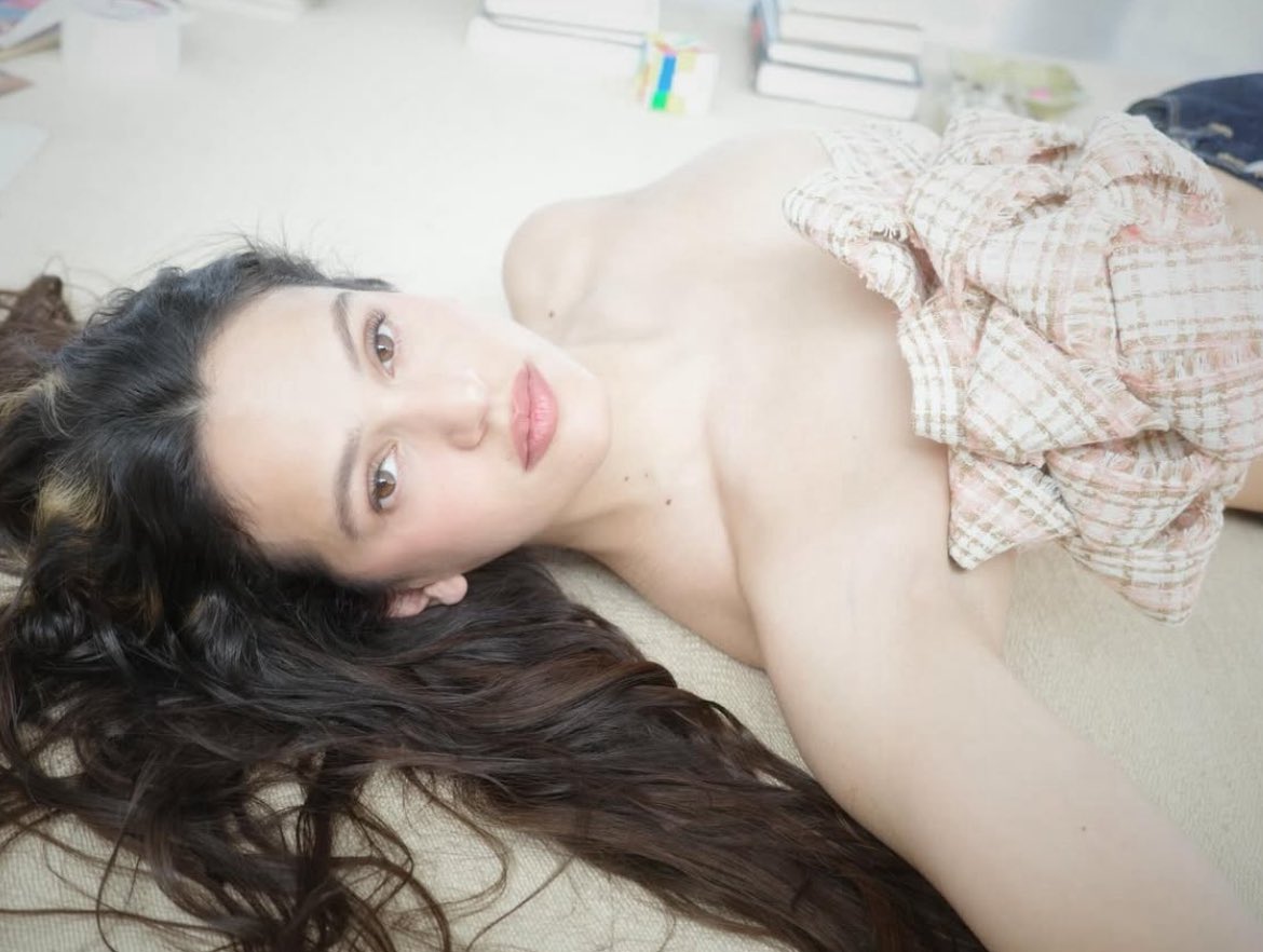 franclovah's tweet image. ROSALÍA en su nuevo post de ig