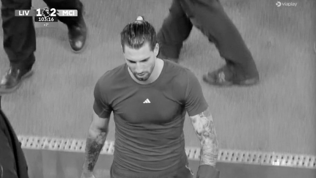 أنت فقط ❤️.

الى القاء لين اقالة الكلب .