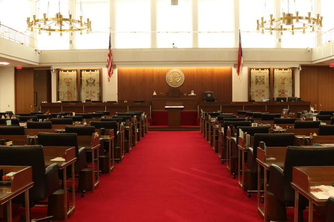 RedLineReportt's tweet image. 🚨BREAKING: North Carolina House passes IRYNA'S LAW to end cashless bail, preventing release of violent offenders and closing loopholes, following the killing of Iryna Zarutska.

It is a VETO-PROOF majority. The Democrat governor can't successfully stop it!

Do you support this?