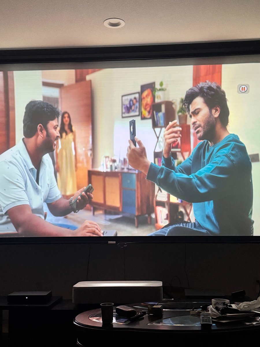 #NNNM 

#ManaShankaraVaraPrasadGaru 
#MSVP 
#MSG 

Khaidee bomma goda meeda.. 🔥🔥🔥