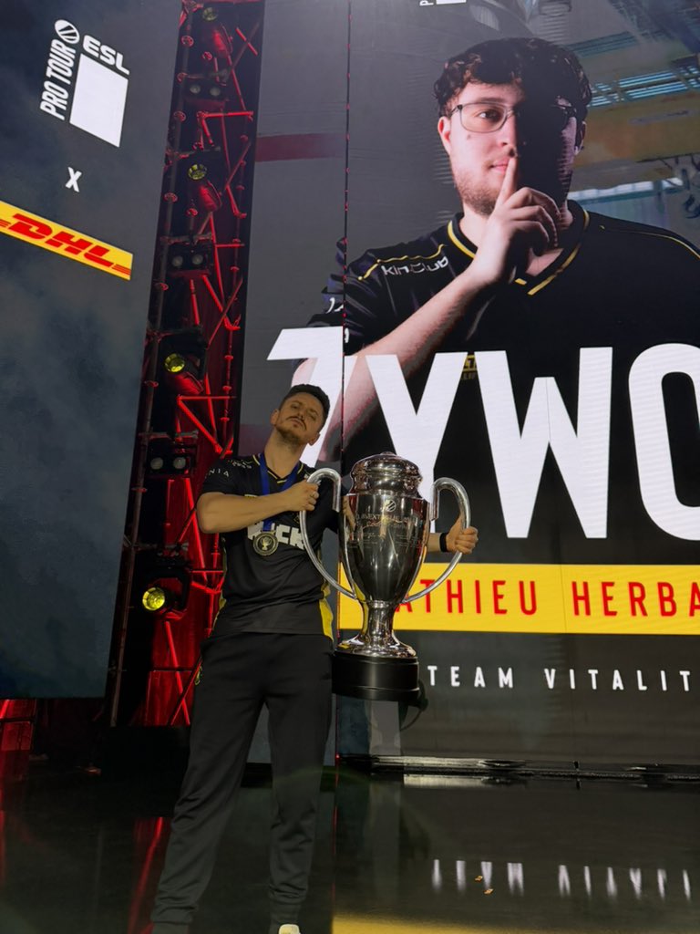 Dan Madesclaire tweet media