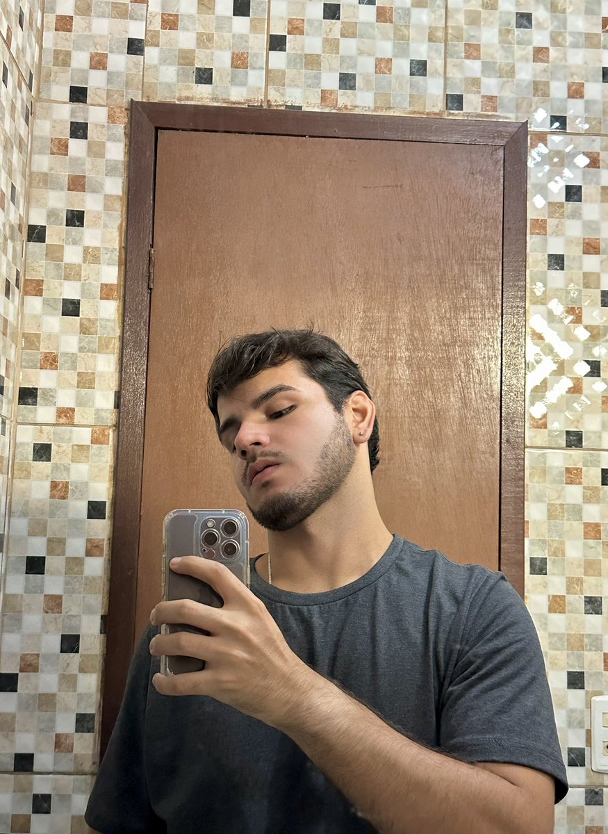 Piscou e eu tô barbudo #lgbt #lgbqt #LGBTQさんと繫がりたい