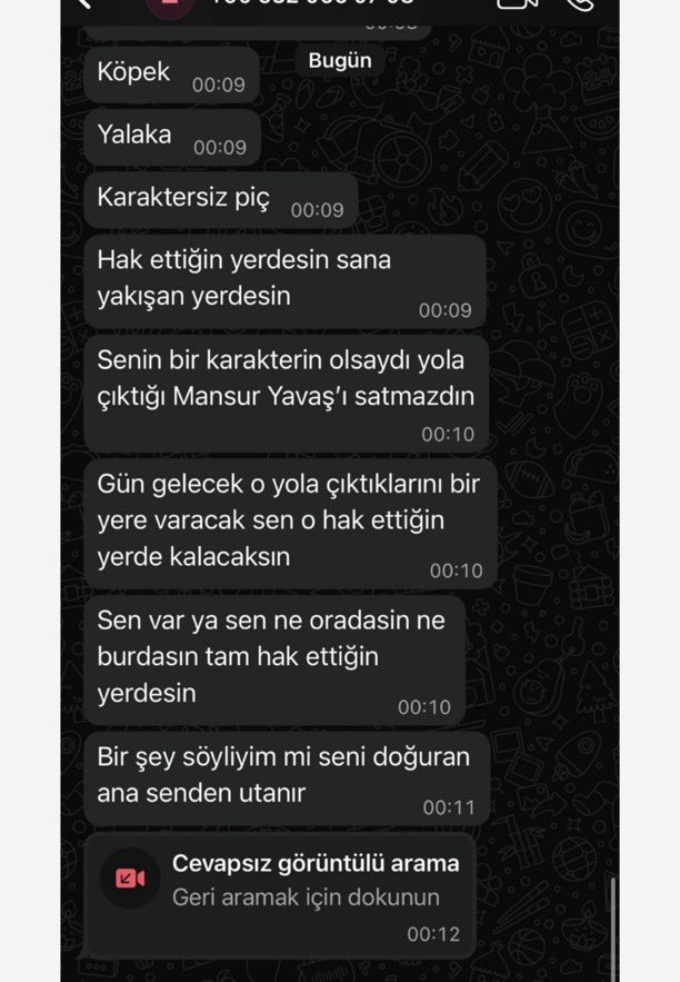 nedimsener2010's tweet photo. Boşuna “CHP genel başkanı Özgür Özel’in CHP’li belediye başkanına küfürleriyle doruğa çıkan CHP içindeki rezalet yerine televizyonda Sahtekarlar dizisi var onu izleyin” demiyorum. 
Orada herkes sahtekar ama en azından CHP Genel Başkanı Özgür Özel gibi küfür etmiyorlar :)))

Özgür Özel’in, Keçiören Belediye Başkanı Mesut Özarslan'a Whatsapp üzerinden gönderdiği iddia edilen mesajlar paylaşıldı