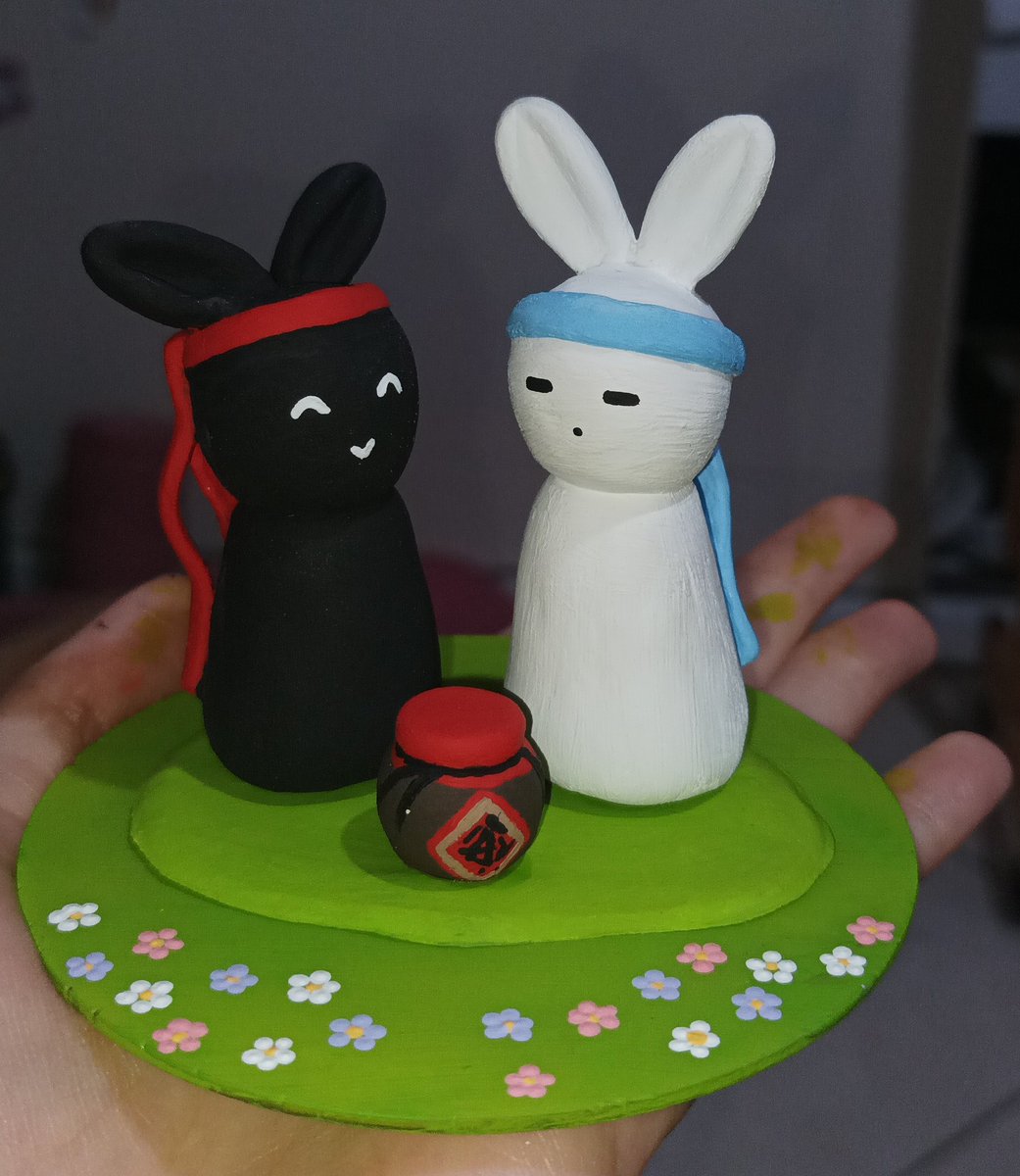 <a href="/m1llyn_/">roronoa 👻</a> eu não me atrevi a tentar fzr eles humanos pq ia ficar bem pior q esses 😭
mas olha meus wangxian coelhinhos que gracinha 🤧