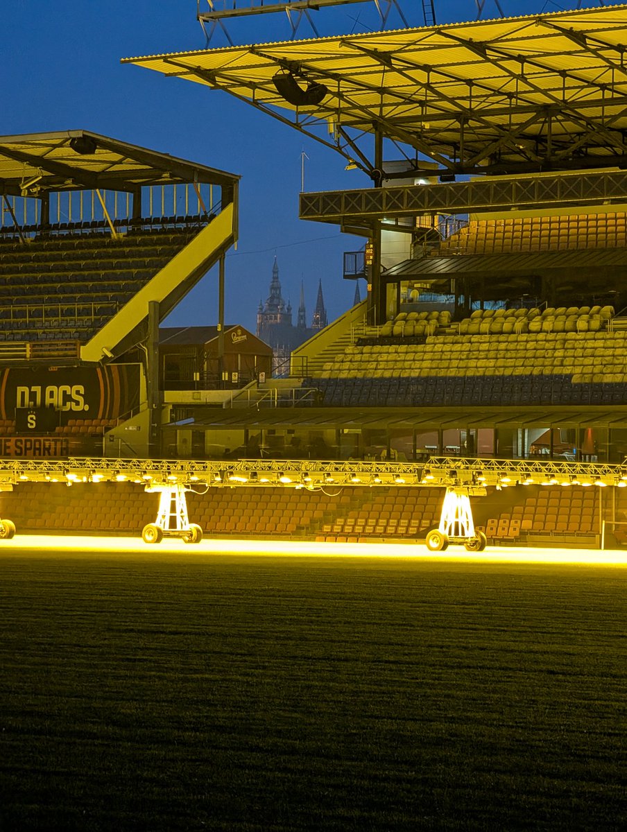 CupMitropa's tweet photo. Nejhezčí výhled na Pražský hrad je prý Letné.
#stadiontour #acspartapraha https://t.co/uvDvJFYOzf