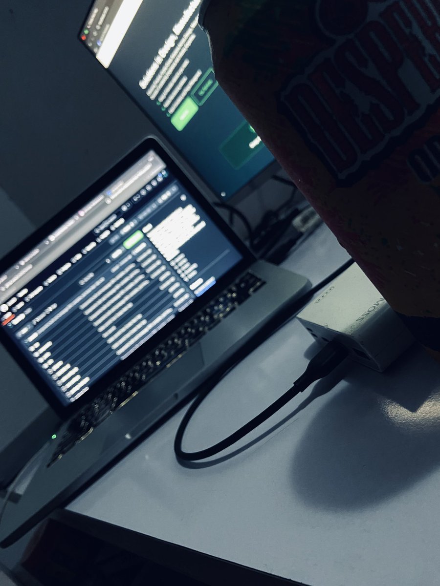 Eche_codes's tweet image. Day 28 of #100DaysOfCodeAndDesigns with the Sarcastic Geeks Trybe @SarcasticGeek4u 

Still on client's work, cooking magic !!

Tmrw we continue with peercircle