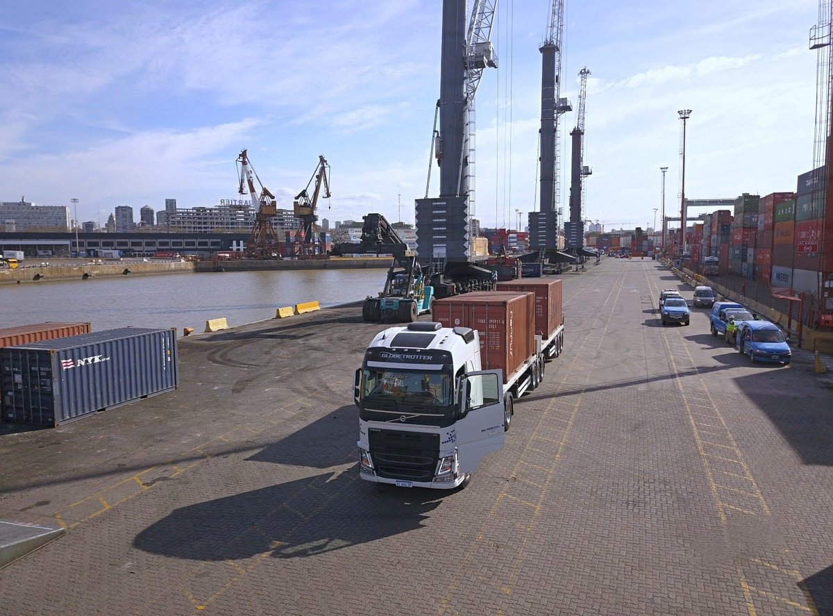 Retirar un contenedor del Puerto de Buenos Aires: un costo que Argentina ya no puede naturalizar (Lucas Bianchi): En un contexto de sobrecostos portuarios, el retiro eficiente de contenedores y el transporte… dlvr.it/TQrBZx #Destacadas #Puertos #TransporteyComEx