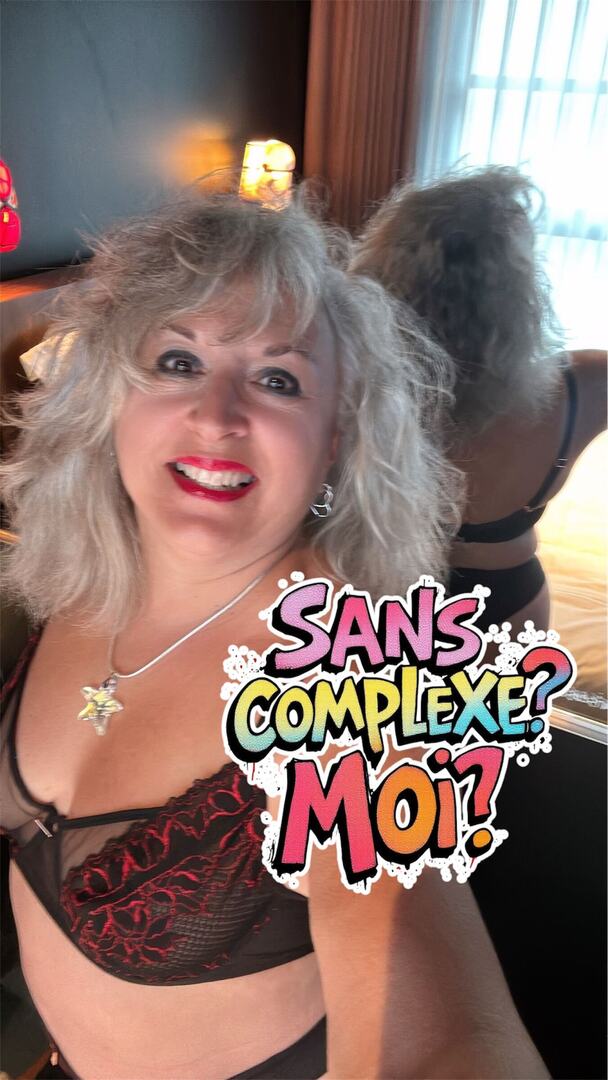 MOELLEUSE… VIVANTE… DÉSIRABLE?

Il y a des jours où je doute.
De mon ventre, de mes courbes, de ce corps qui a vécu… Qui n’est plus… Qui est trop ou pas assez? Dis moi que tu te reconnais!

Et puis il y a des jours où une belle lingerie change tout.
… instagr.am/p/DUgrT6FDP1H/