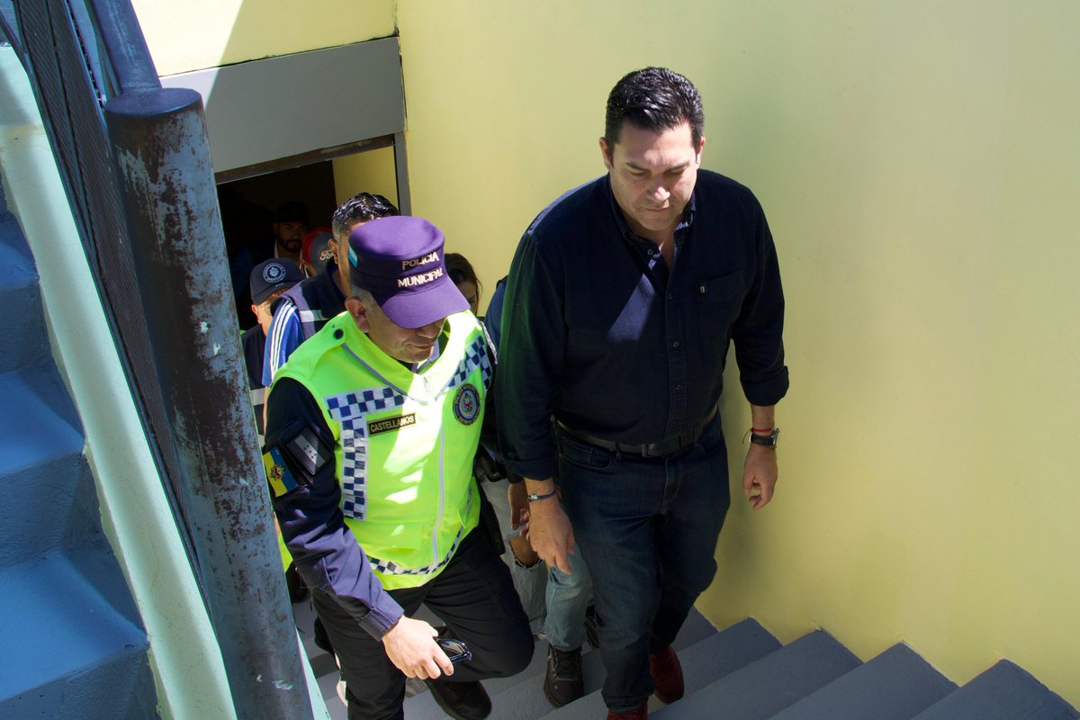 Pasé a inspeccionar los avances en el túnel peatonal del Hospital Escuela y me alegra ver el cambio que estamos logrando con las cuadrillas de limpieza y pintura.

Pero no solo venimos a dejarlo bonito: estamos monitoreando de cerca la presencia policial para asegurar que cada