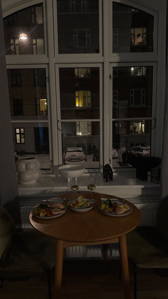 A quiet night, good food, and a little wine✨