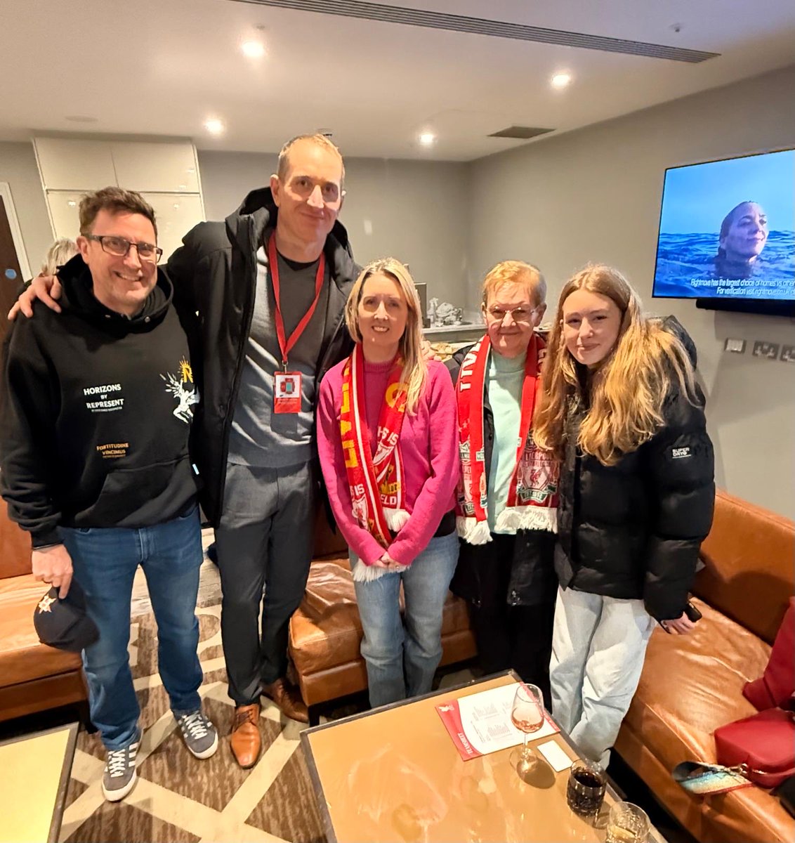 Red Neighbours tweet media