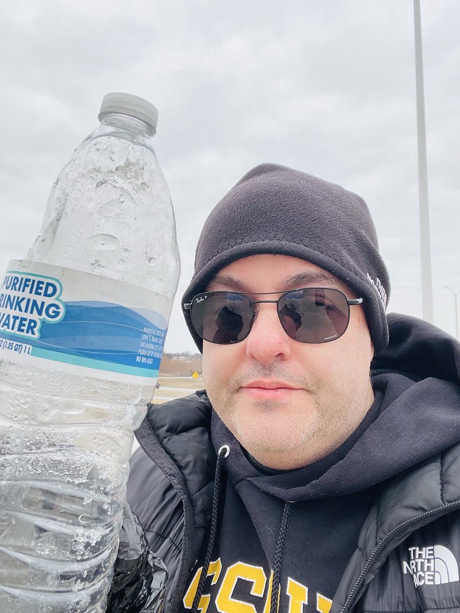 WorkforceJames's tweet image. 3,000-day #litterchallenge Day 2,344: Thirsty for more?

#WaterBottle 

🌎🚮🗑️🐶😎✋💚 x78
#AtLeastOneaDay #OreotheDog