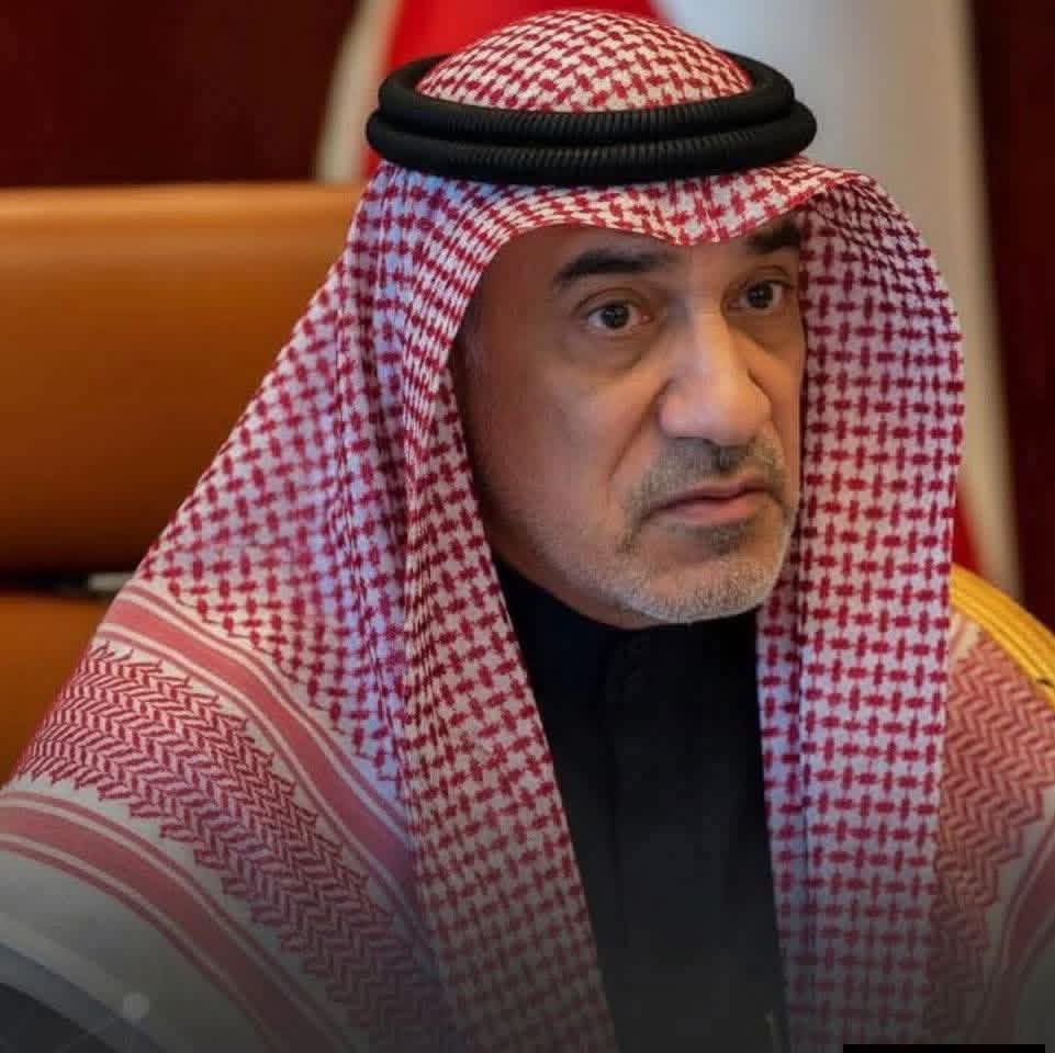 أولاد الأصول رزق
وزير كويتي يفجر مفاجأة:
مصر دفعت رواتب أطبائها لإنقاذ صحة الكويت وقت الأزمة
 “لما مرت الكويت بأزمة مالية صعبة، وكانت المستشفيات محتاجة أطباء،
جاء أطباء من مصر… واشتغلوا عندنا، لكن رواتبهم ما كانتش من الكويت،
كانت مصر هي اللي بتدفع لهم، عشان الصحة في الكويت ما