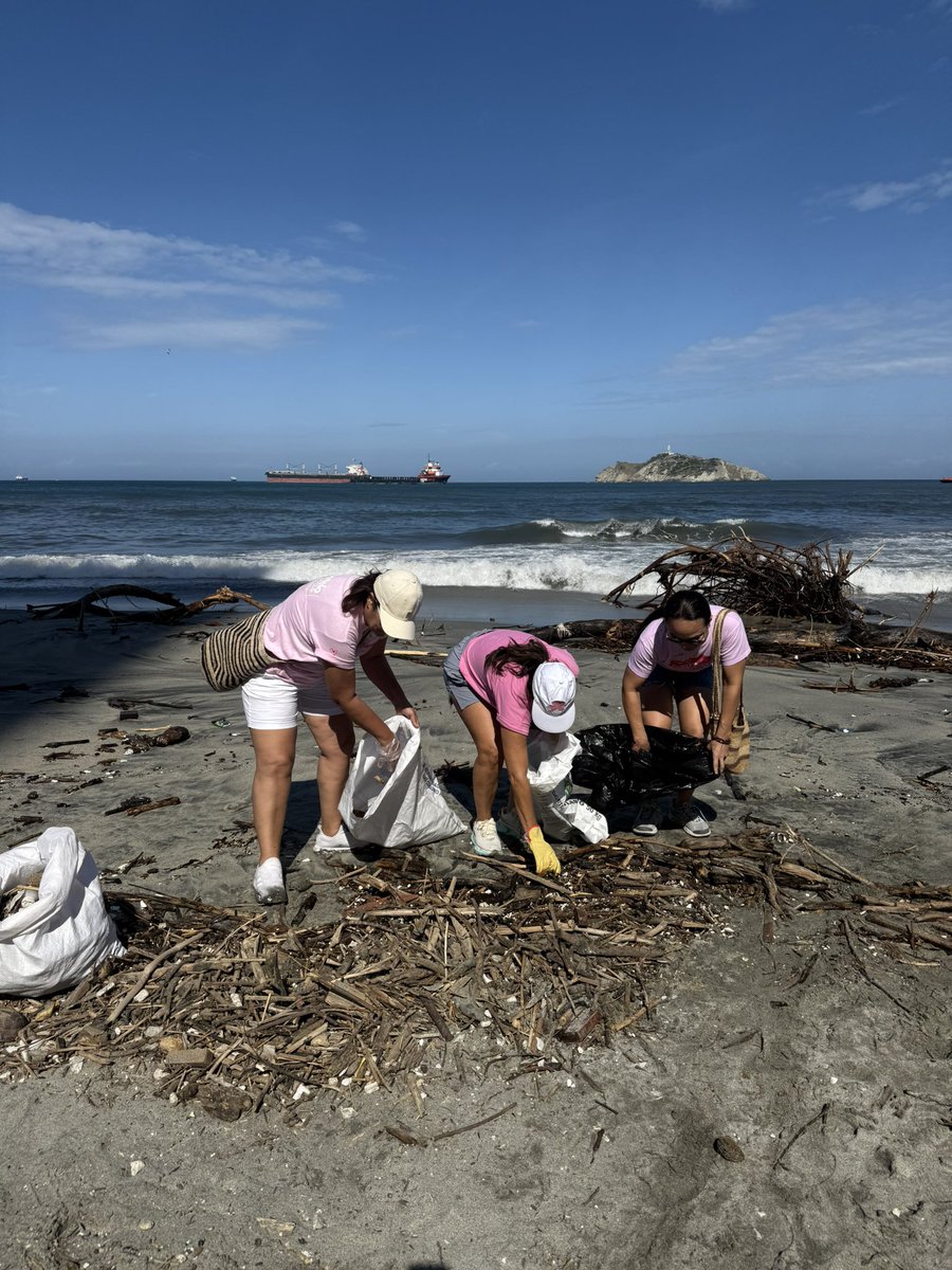 FundaciónCorazónRosa tweet media