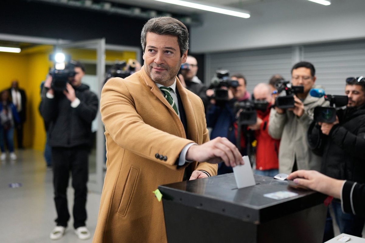 adais_casares's tweet image. 🇵🇹 | En Portugal ha ganado la presidencia un socialista gracias al apoyo de la derechita cobarde. 

António José Seguro será el próximo presidente de Portugal con el apoyo del "PP portugués". Otro ejemplo para aquellos que hablan del "voto útil" en España.