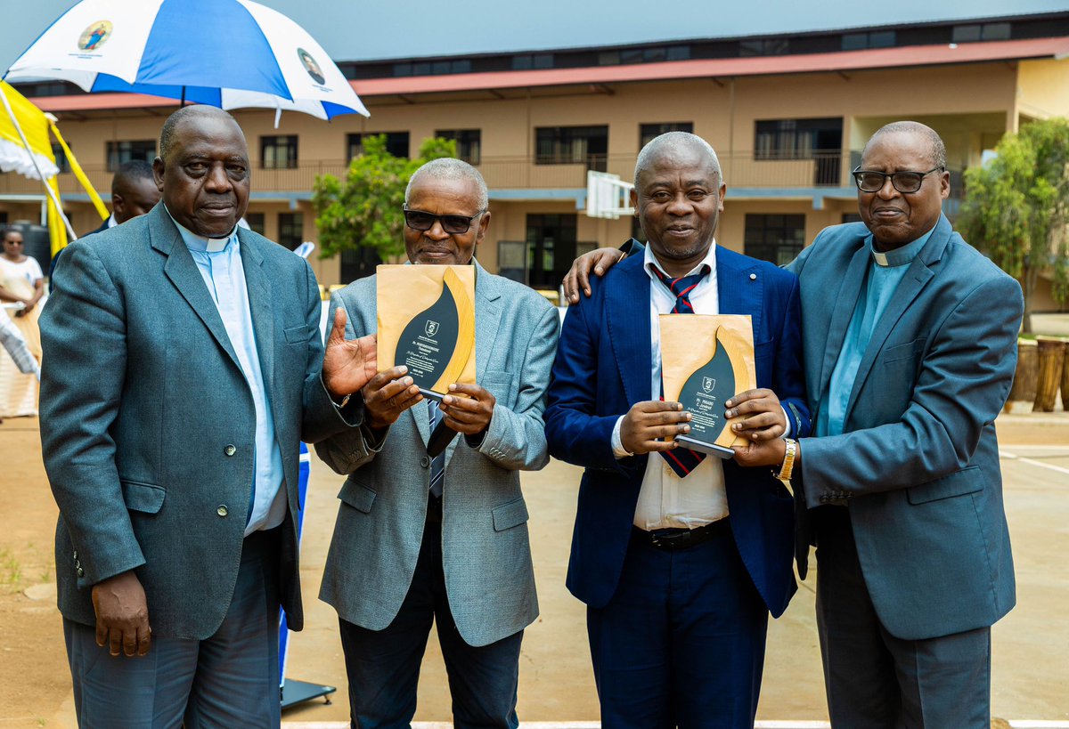 During the celebration, the IFAK administration honored former Headmaster Rev. Fr. GATETE Innocent, former Dean of Discipline Mr. NGARAMBE François Xavier, and recently retired teachers in recognition of their dedicated service to the IFAK community.#IFAKat62 #DonBoscoFeast