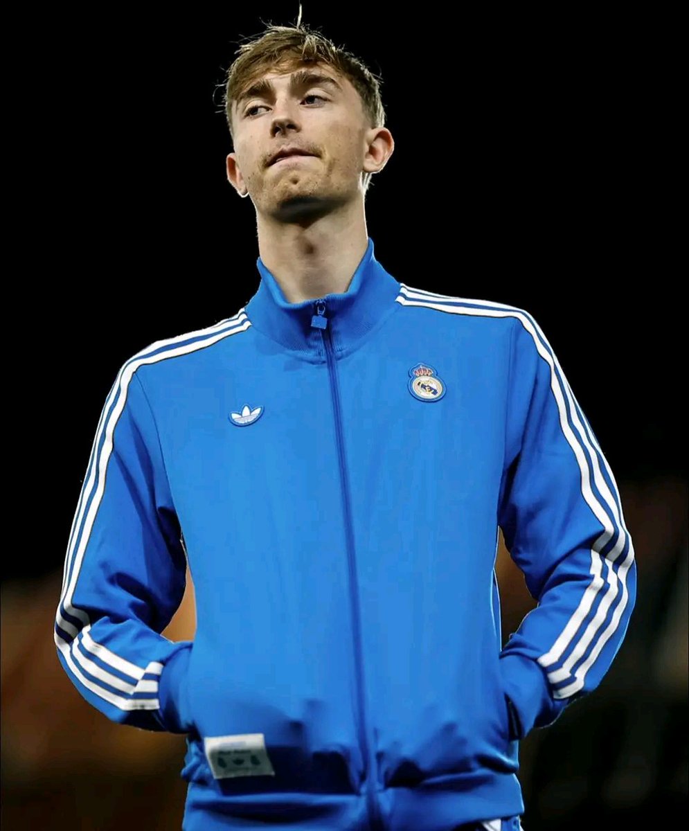 Albert Ortega:

خلال فترة معينة، كان دين هويسن من بين أكثر اللاعبين صلابة، قويًا وكفؤًا في مجال الكرات الطويلة. لهذا السبب تعاقدت مع ريال مدريد.

لكن مستواه تراجع بشكل ملحوظ خلال الشهر ونصف الماضيين. لا يفتقد الفريق للالتحامات، ولا للكرات الطويلة، كما أن دفاعه يعاني من نقاط ضعف.