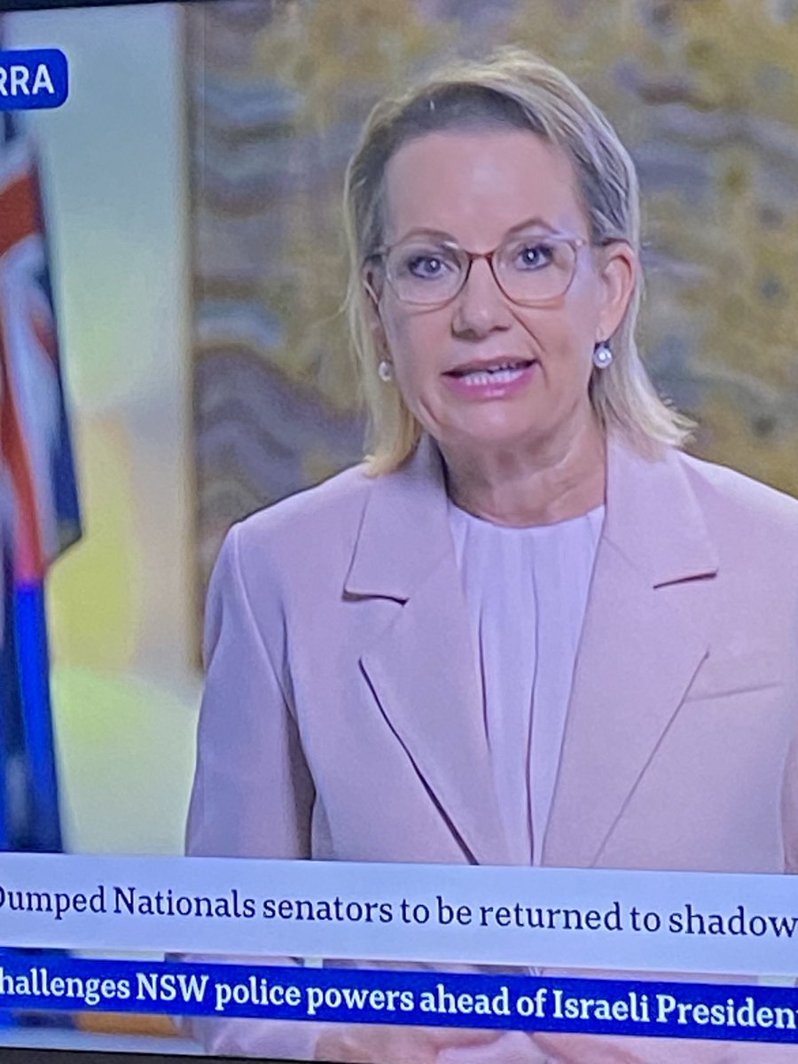 EllaCoo55777104's tweet image. “We are united” says Susan Ley, Liberals and Nationals are holding hands ….
I don’t see any leadership in both parties 
One happy family …. I don’t think so … 😡
#auspol
#coalition 
#abcnews